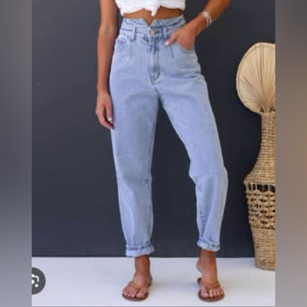 Light Blue High-Waisted Women's Jeans